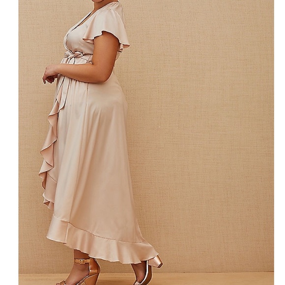 torrid Dresses & Skirts - Torrid Blush Pink Satin High Low Formal Gown Dress